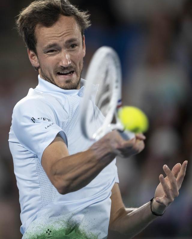 关于澳大利亚网球队轻取英国网球队，梅德韦杰夫绝境逆转的信息