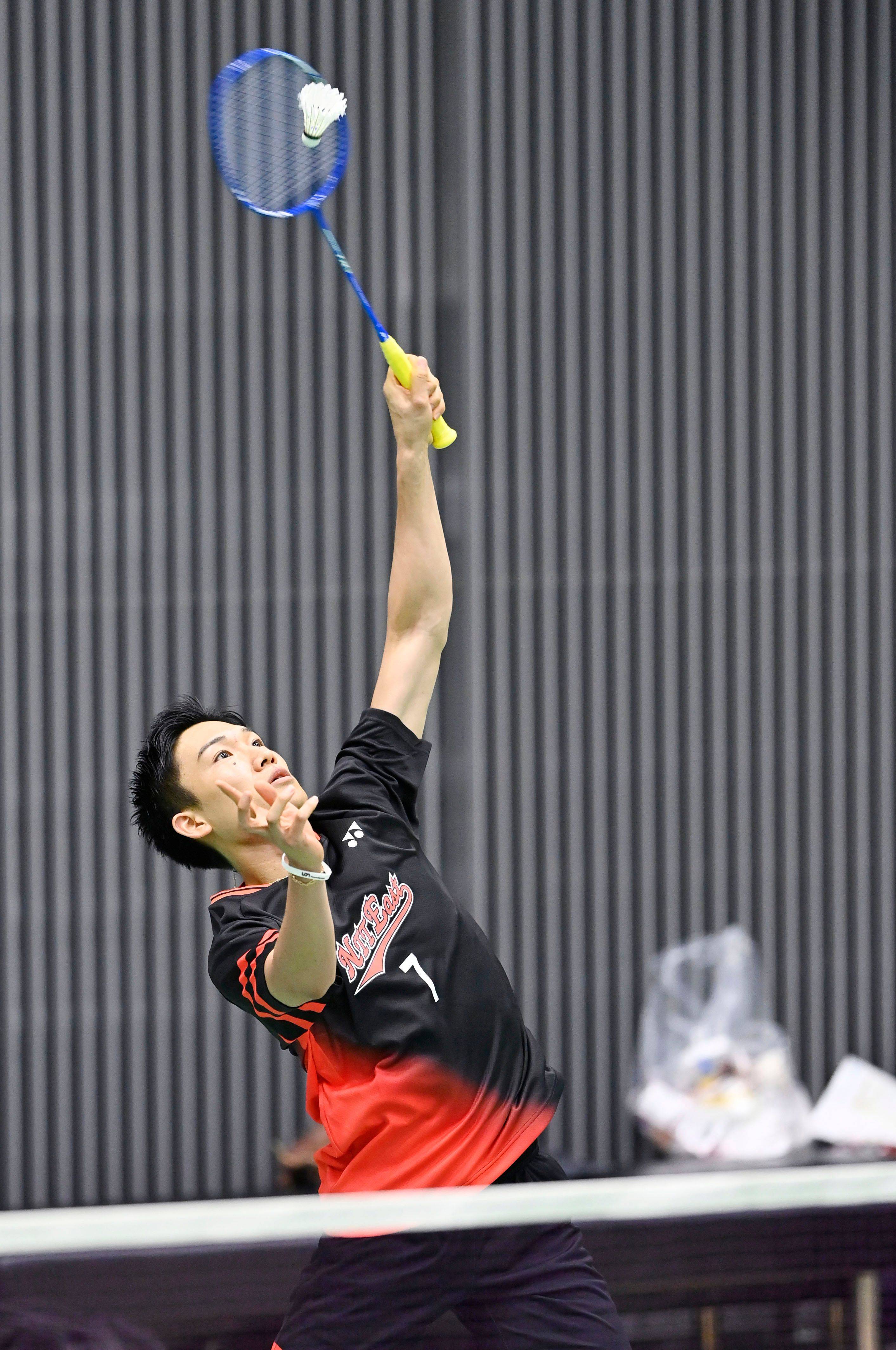 包含日本羽毛球队险胜中国羽毛球队，桃田贤斗打破历史纪录的词条