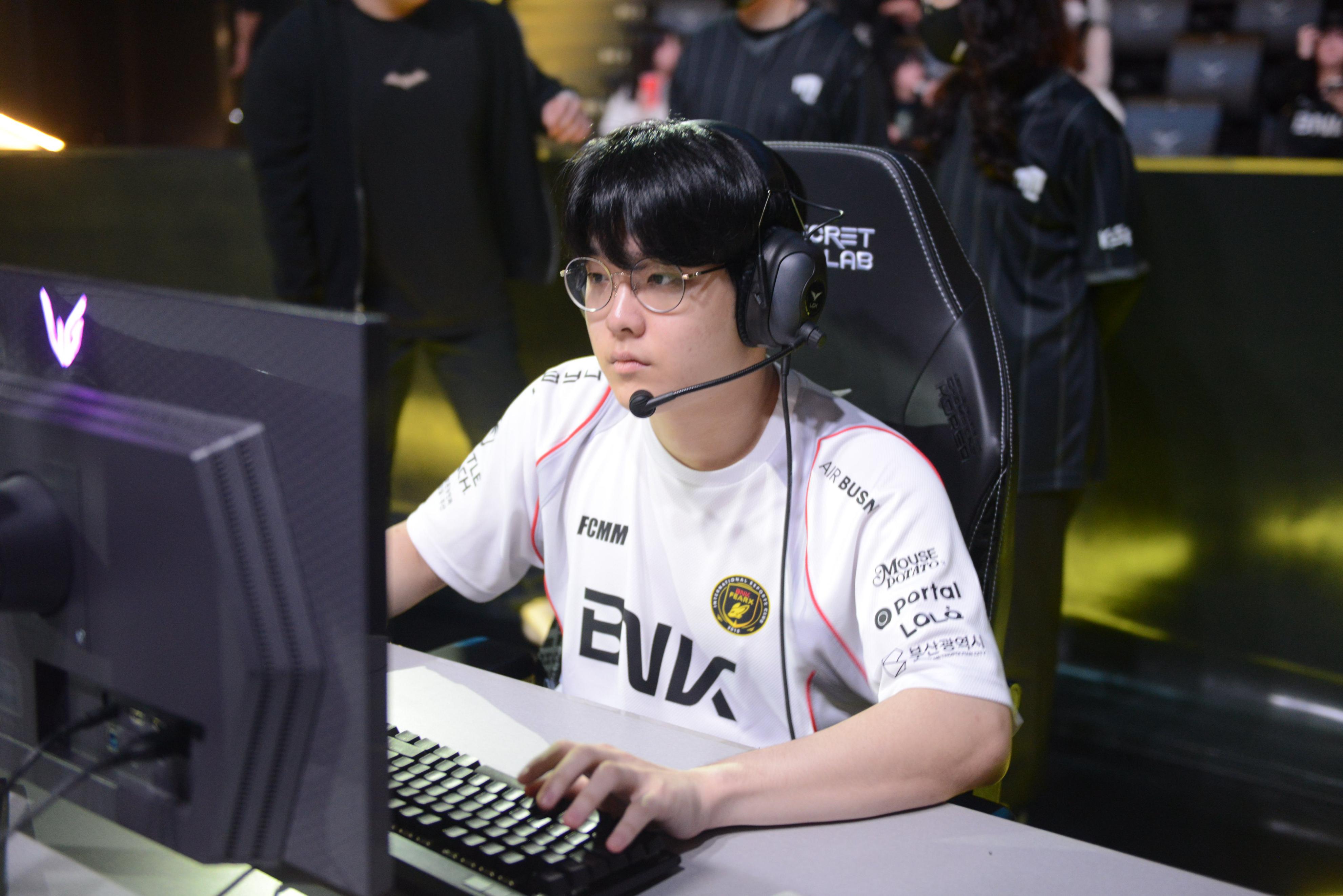 DK险胜PSG，Bin爆发神勇