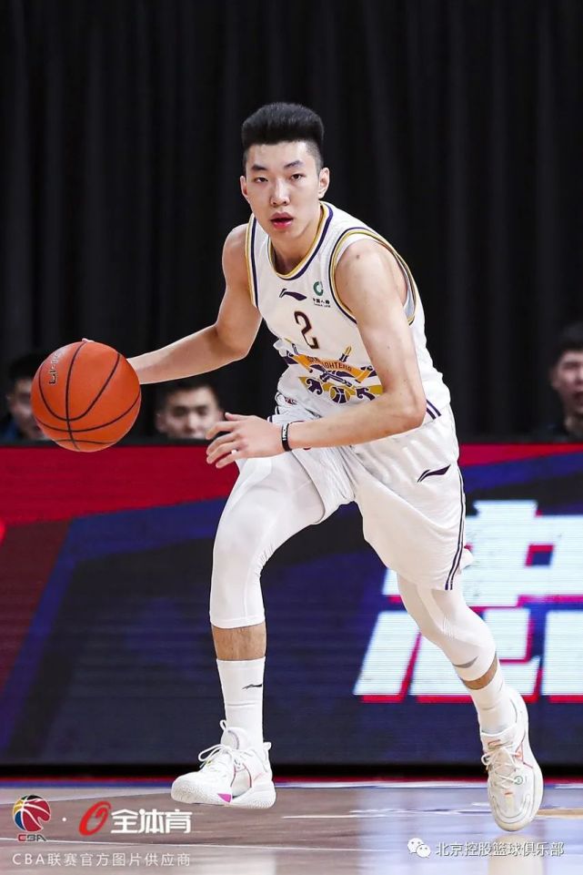 勇士B队鏖战西班牙男篮，卡鲁索一己之力扛起全队