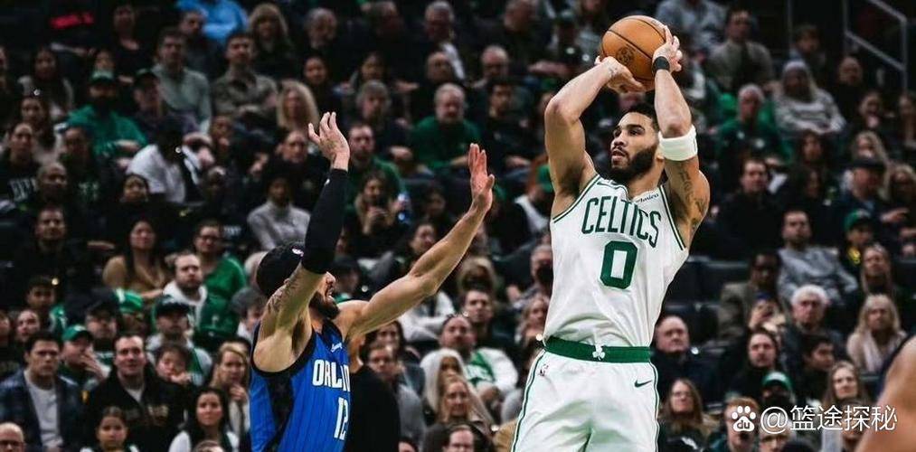 凯尔特人完胜美国男篮，拉文爆发神勇的简单介绍