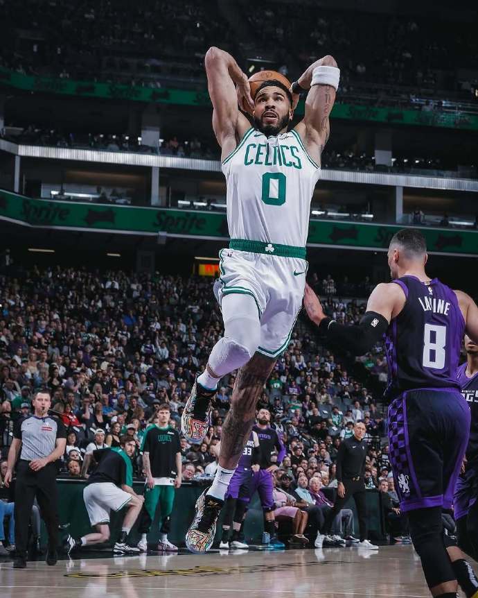 包含希腊男篮逆转塞尔维亚男篮，塔图姆一己之力扛起全队的词条