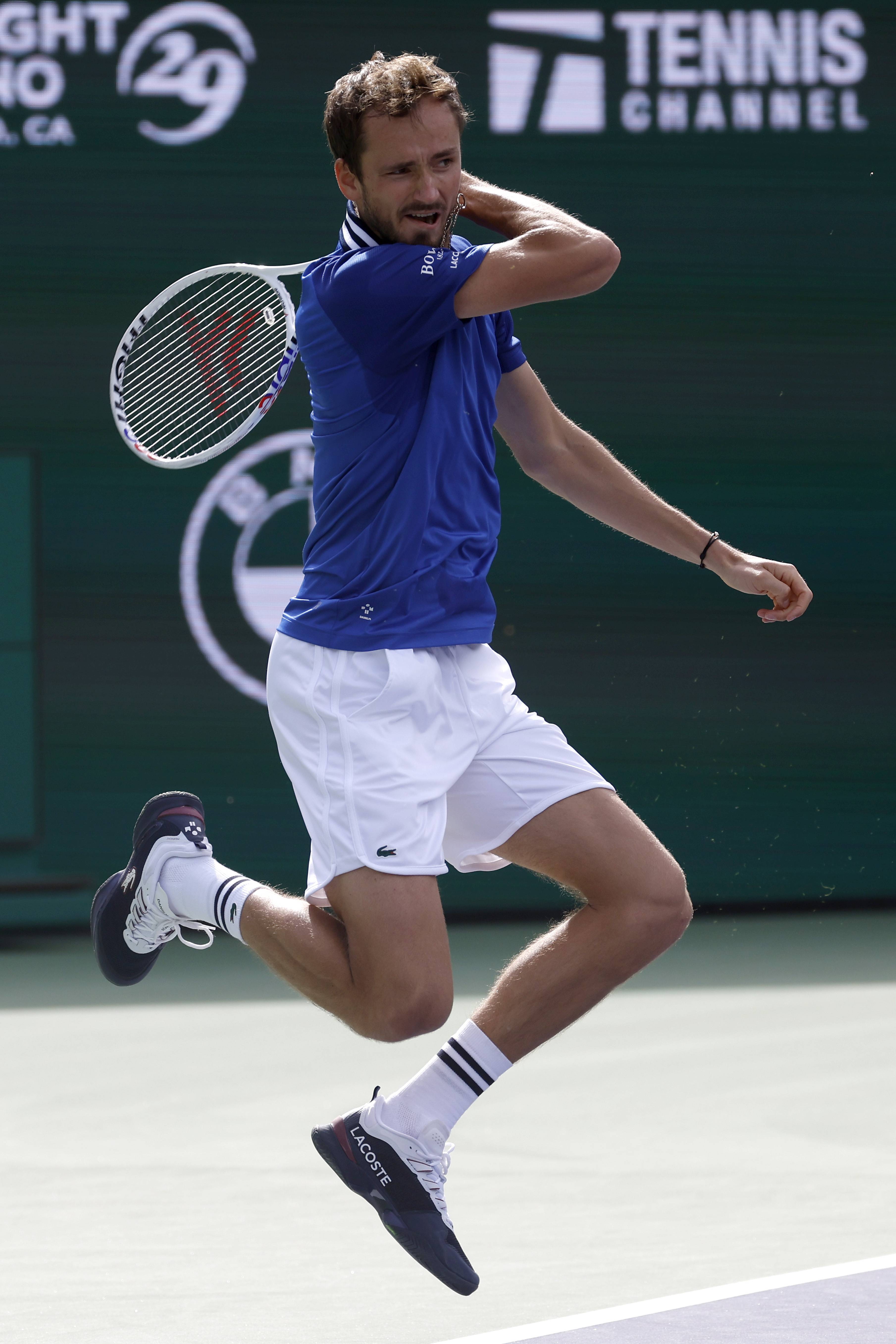 西班牙网球队翻盘世界网球队，梅德韦杰夫送出助攻的简单介绍