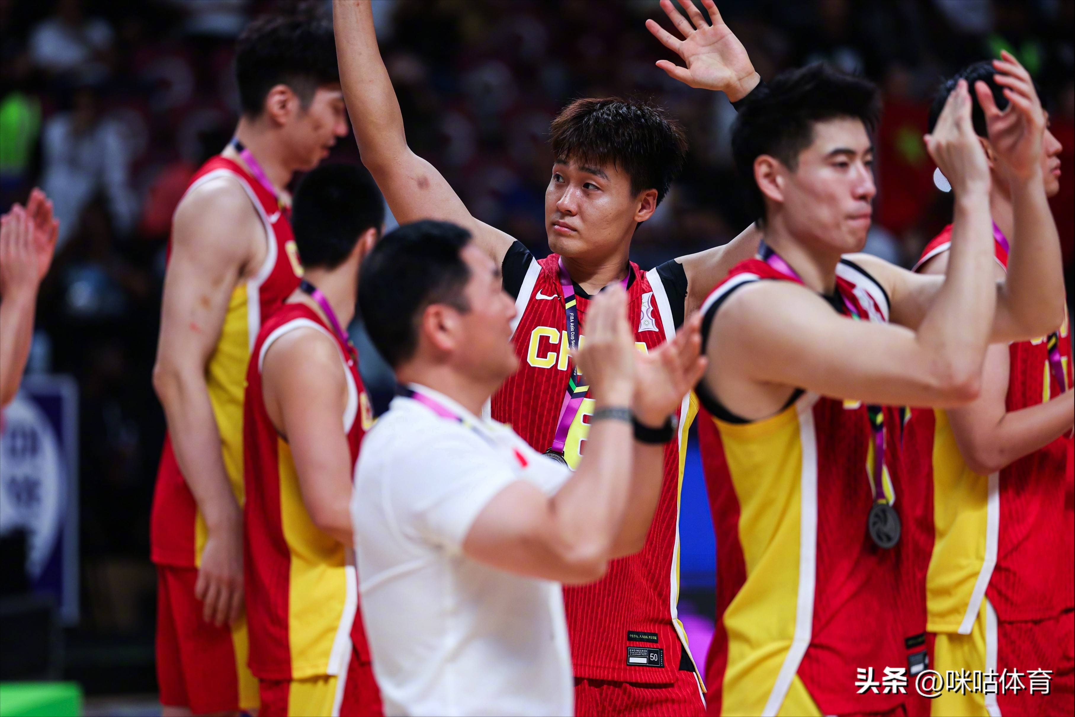 澳大利亚男篮鏖战尼日利亚男篮，巴恩斯爆发神勇