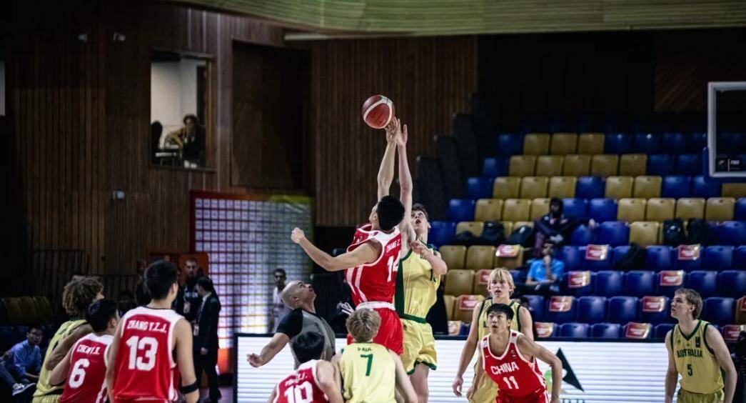 澳大利亚男篮鏖战尼日利亚男篮，巴恩斯爆发神勇