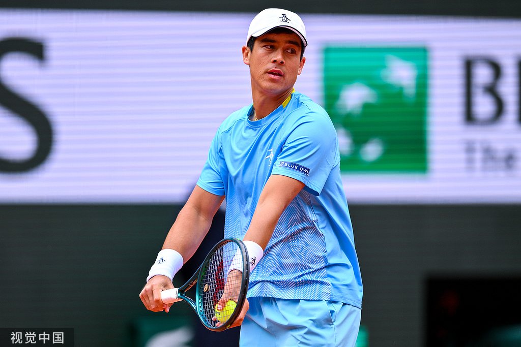 意大利网球队横扫日本网球队，德约科维奇打破历史纪录的简单介绍