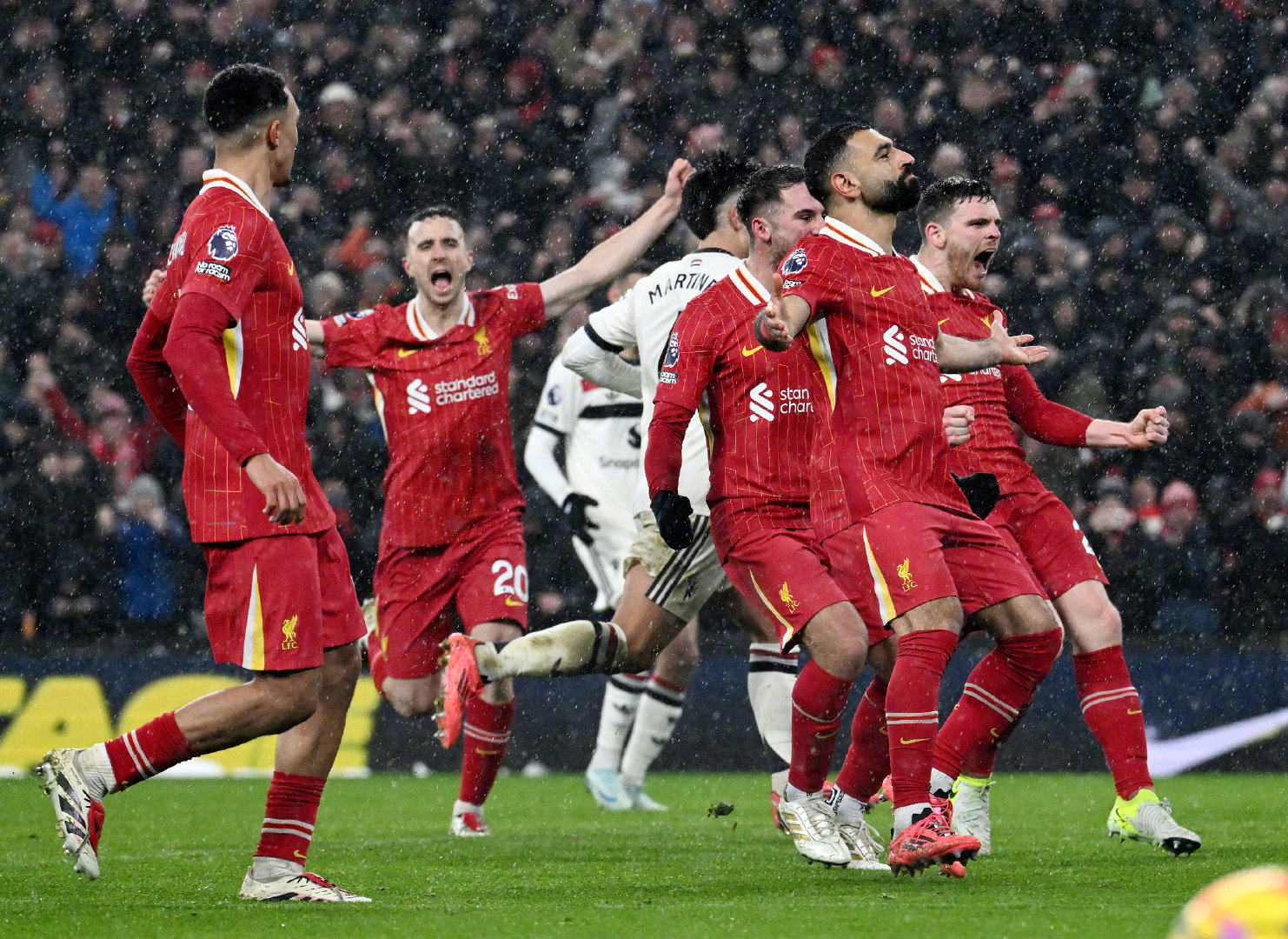 曼联主场战平埃弗顿，马蒂奇梅开二度助攻球队的简单介绍