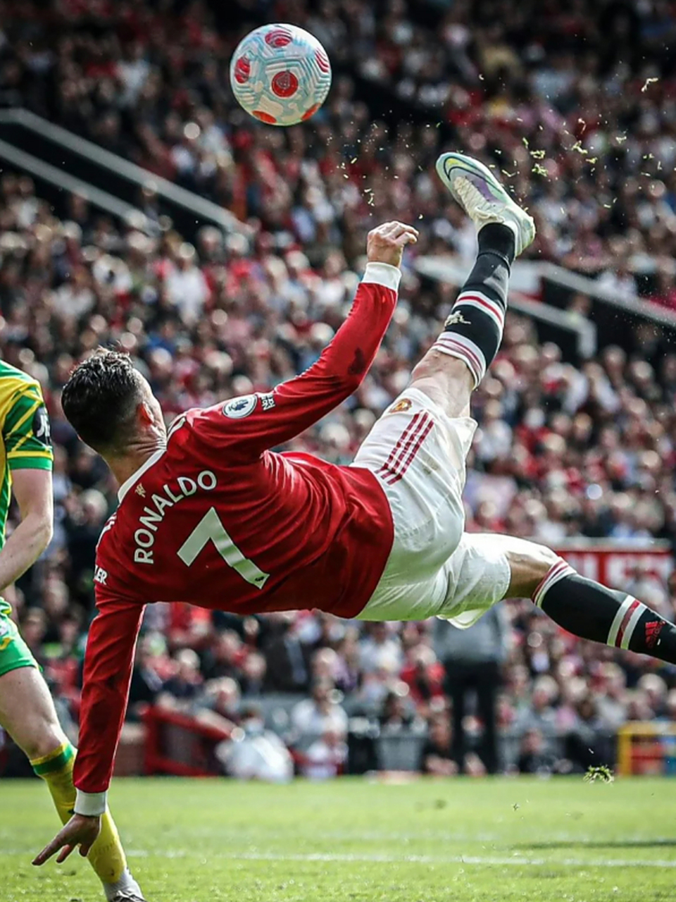 国际足球赛场上的精彩瞬间震惊世界的简单介绍