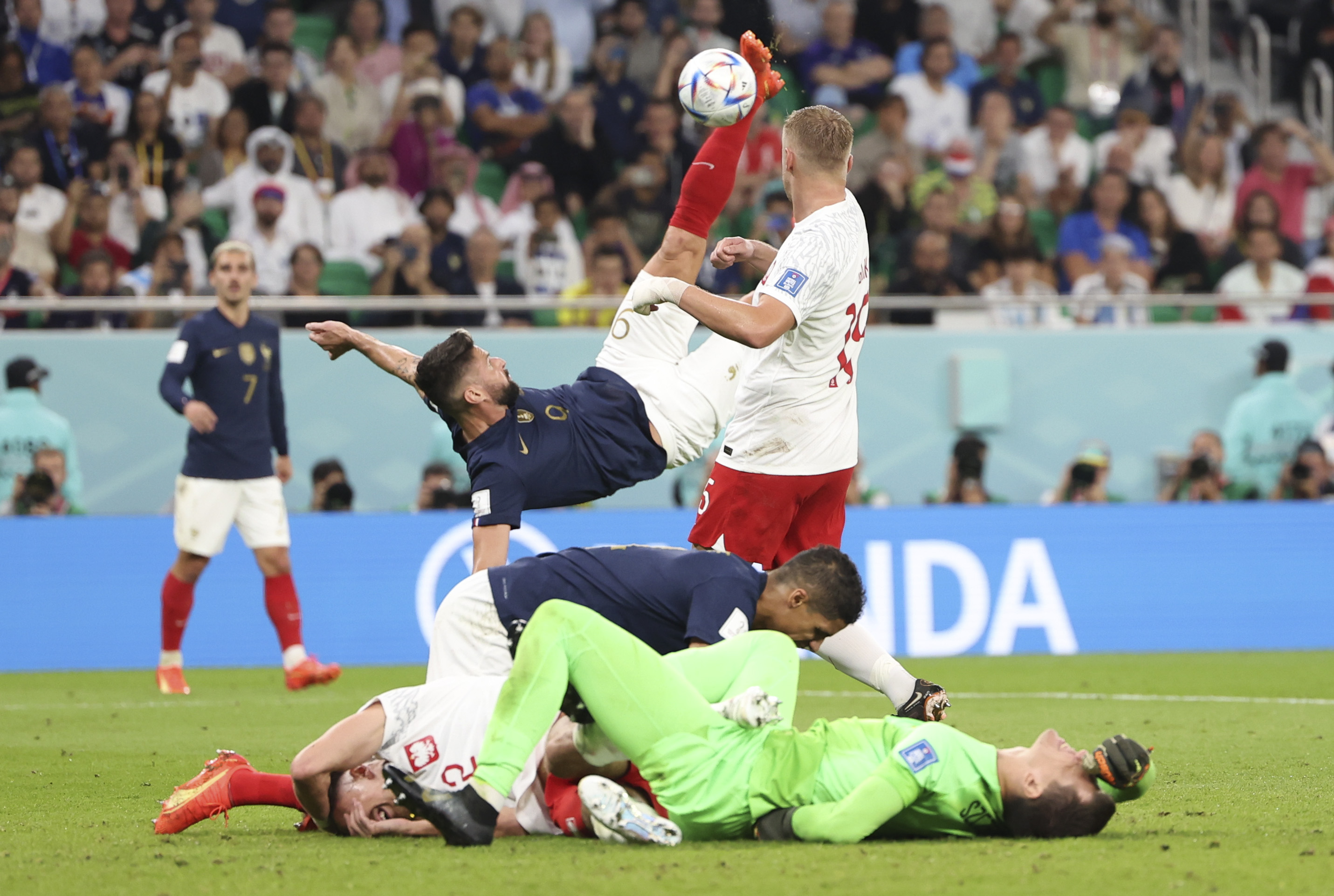 国际足球赛场上的精彩瞬间震惊世界的简单介绍