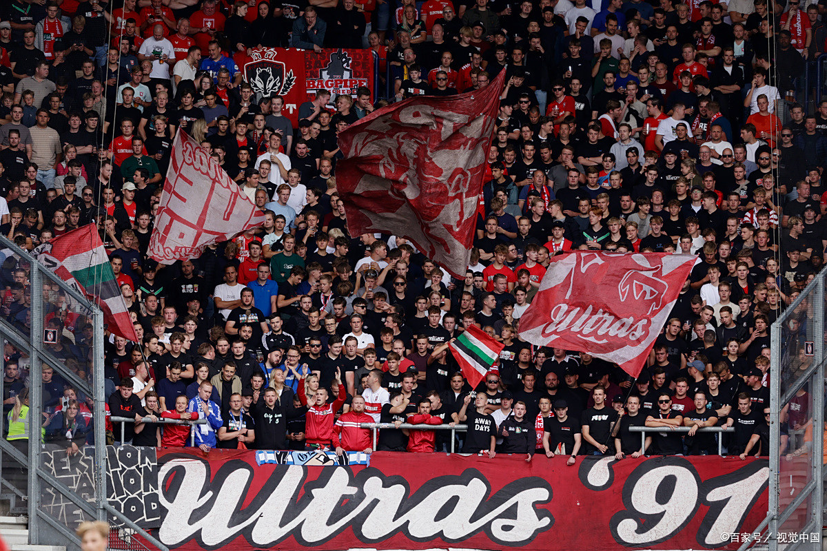 包含狼队客场击败南安普顿，继续保持不败纪录的词条