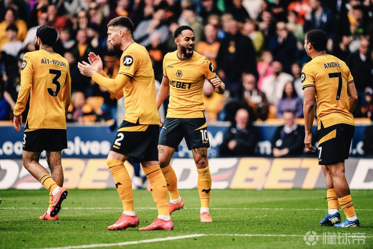 包含狼队客场击败南安普顿，继续保持不败纪录的词条