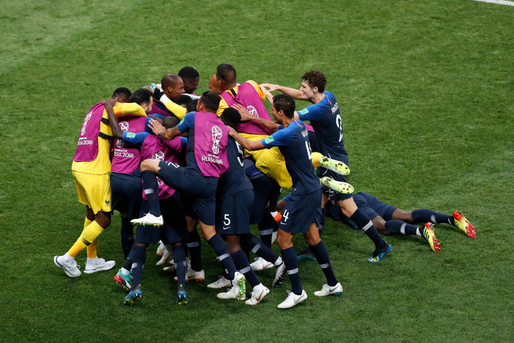 法国队惊险过关，取得关键胜利的简单介绍