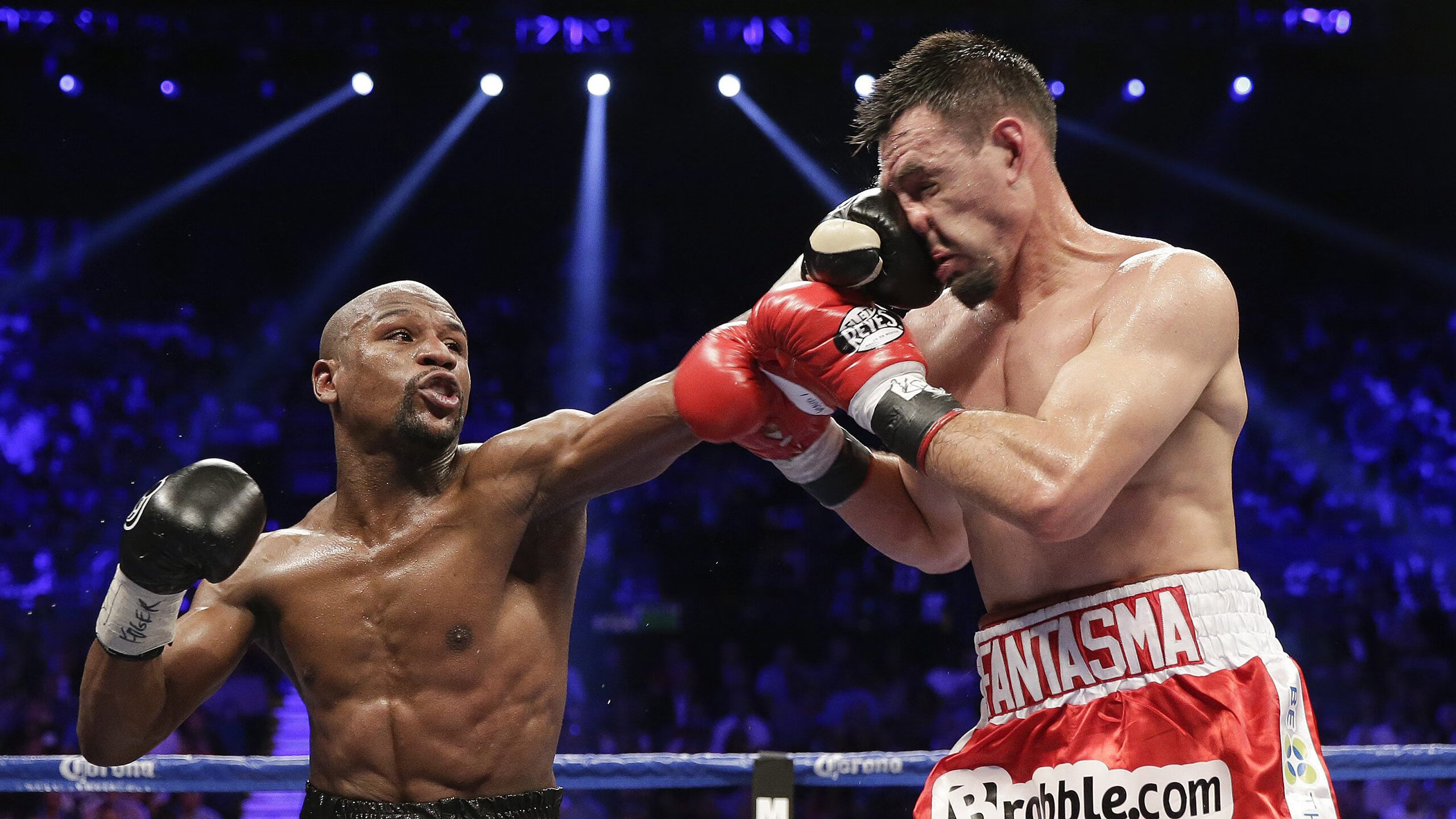 太阳正面击溃掘金，布克高光表现照亮季后赛之路