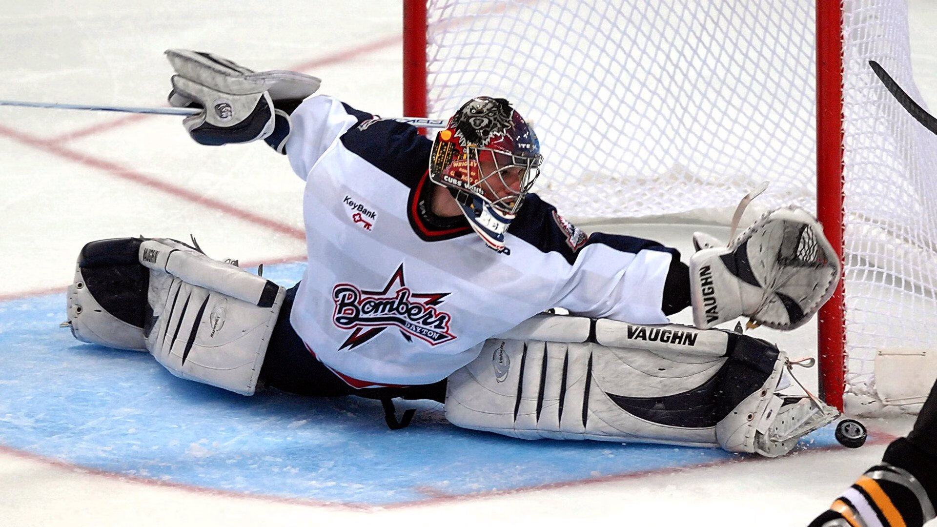 魔术横扫深圳队,欧文完成自我救赎,当救赎之光照亮胜利之路