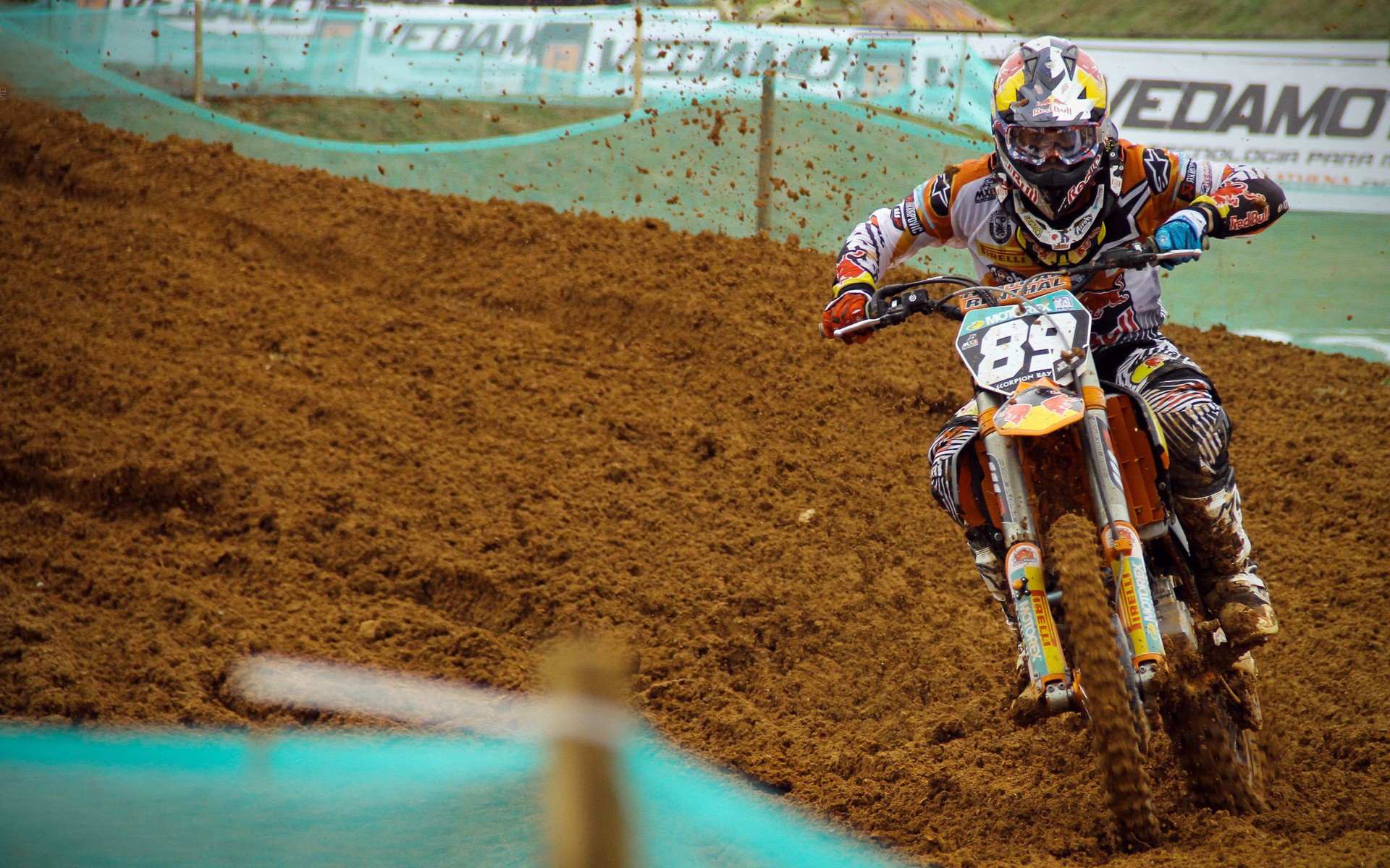 钢铁之躯,暗夜独明,布雷默如何成为国家德比的非典型英雄